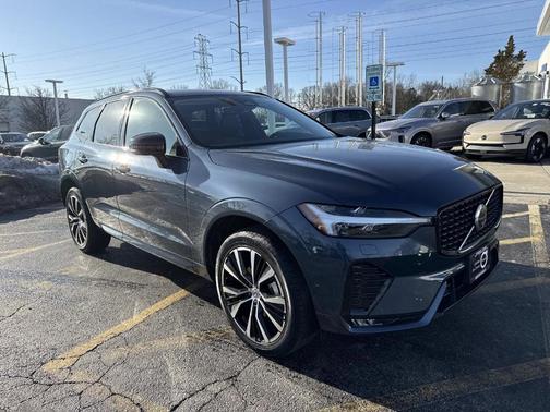 2025 Volvo XC60 B5 Plus