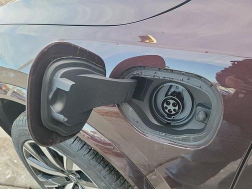 2025 Volvo XC90 Plug-In Hybrid T8 Core 7-Seater