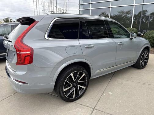 2024 Volvo XC90 B5 Plus Bright Theme