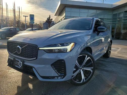 2025 Volvo XC60 B5 Ultra