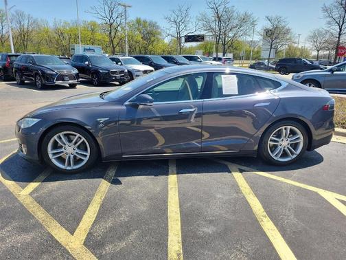 2016 Tesla Model S 70D
