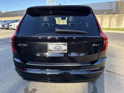 2026 Volvo XC90 B6 Ultra Dark Theme 6-Seater