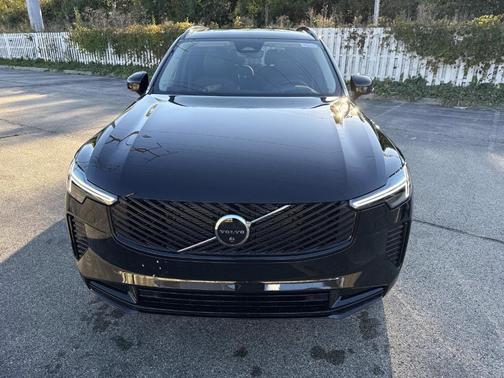 2026 Volvo XC90 B6 Ultra Dark Theme 6-Seater