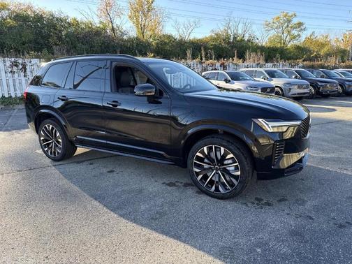 2026 Volvo XC90 B6 Ultra Dark Theme 6-Seater