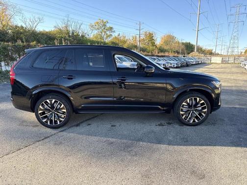 2026 Volvo XC90 B6 Ultra Dark Theme 6-Seater