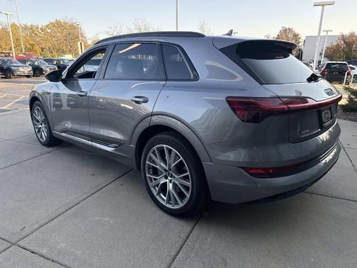 2021 Audi e-tron Prestige