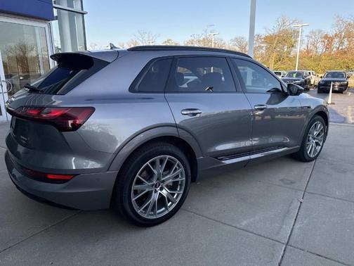 2021 Audi e-tron Prestige