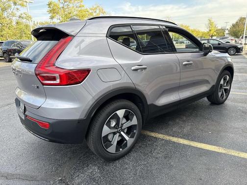 2026 Volvo XC40 B5 Plus