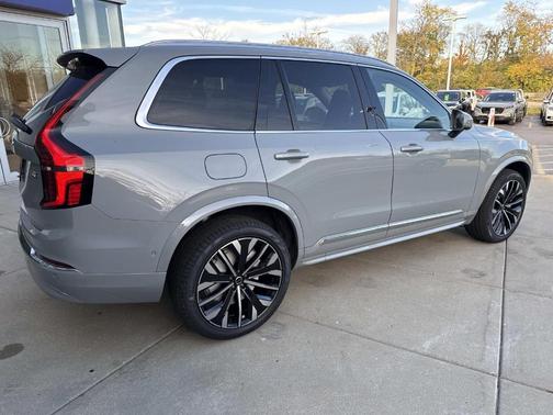 2026 Volvo XC90 B6 Ultra 7-Seater