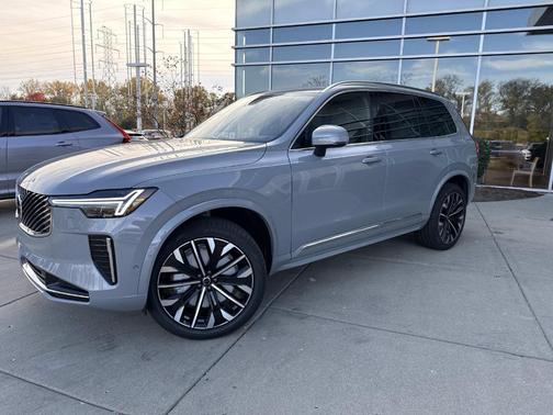 2026 Volvo XC90 B6 Ultra 7-Seater