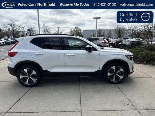 Crystal White Metallic 2023 Volvo XC40 B5 Plus Dark Theme