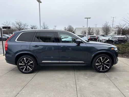 2023 Volvo XC90 B6 Plus 7-Seater