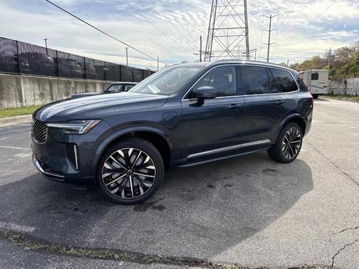 2026 Volvo XC90 Plug-In Hybrid T8 Plus 7-Seater