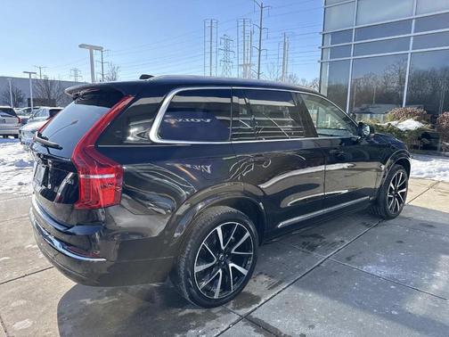 2024 Volvo XC90 B6 Plus Bright Theme 7-Seater