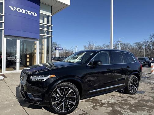 2024 Volvo XC90 B6 Plus Bright Theme 7-Seater