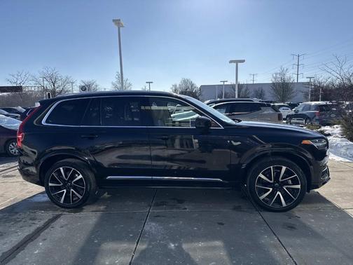 2024 Volvo XC90 B6 Plus Bright Theme 7-Seater