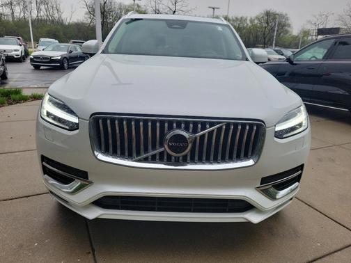 2023 Volvo XC90 Recharge Plug-In Hybrid T8 Ultimate Bright Theme 7-Seater