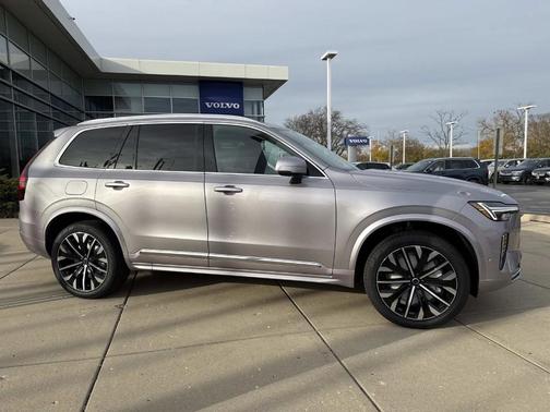 2026 Volvo XC90 B6 Plus 6-Seater