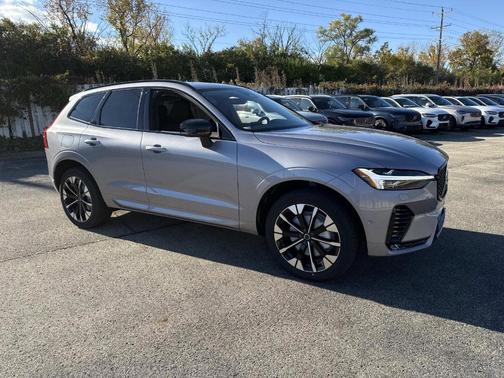 2026 Volvo XC60 B5 Plus