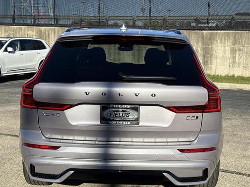 2026 Volvo XC60 B5 Plus