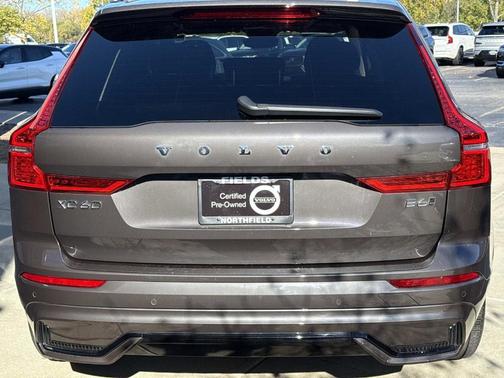 2023 Volvo XC60 B6 Ultimate Dark Theme