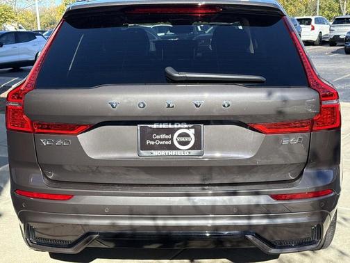 2023 Volvo XC60 B6 Ultimate Dark Theme