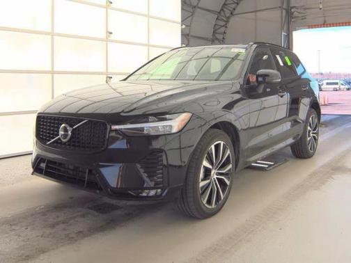 2025 Volvo XC60 B5 Plus