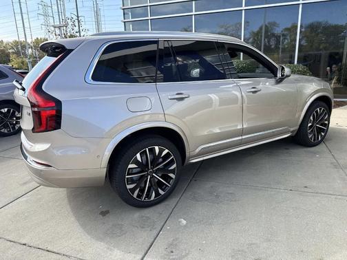 2026 Volvo XC90 B6 Plus 6-Seater