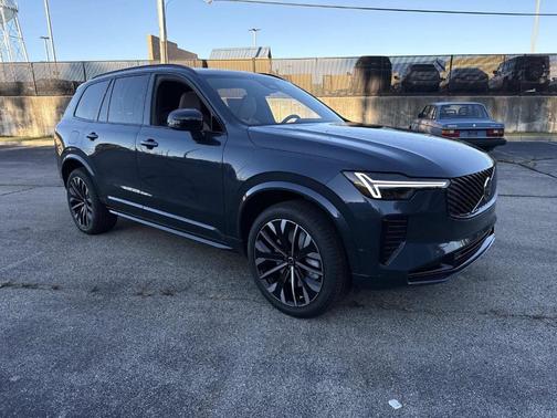 2026 Volvo XC90 B6 Ultra Dark Theme 7-Seater