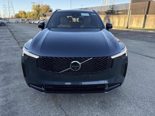 2026 Volvo XC90 B6 Ultra Dark Theme 7-Seater
