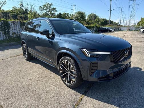 2026 Volvo XC90 B6 Ultra Dark Theme 7-Seater
