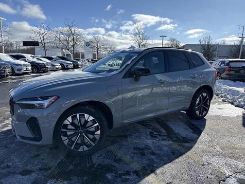 2026 Volvo XC60 Plug-In Hybrid T8 Plus