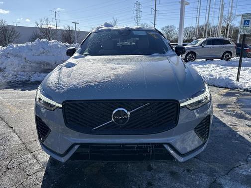 2026 Volvo XC60 Plug-In Hybrid T8 Plus