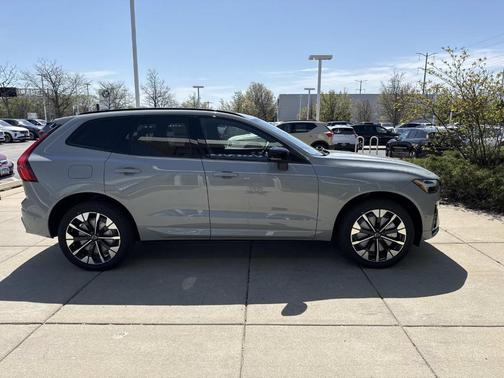 Vapour Grey 2026 Volvo XC60 Plug-In Hybrid T8 Plus