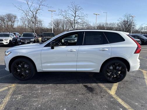 2026 Volvo XC60 B5 Ultra Black Edition