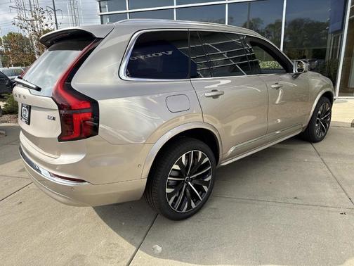 2026 Volvo XC90 B6 Plus 7-Seater