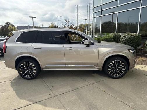 2026 Volvo XC90 B6 Plus 7-Seater