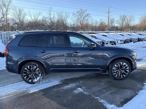 2026 Volvo XC90 B6 Ultra Dark Theme 7-Seater