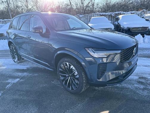 2026 Volvo XC90 B6 Ultra Dark Theme 7-Seater