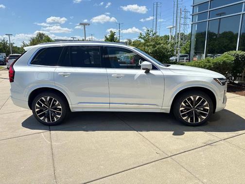 2025 Volvo XC90 B6 Plus 7-Seater