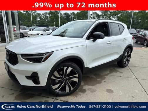 2025 Volvo XC40 B5 Ultra Dark Theme
