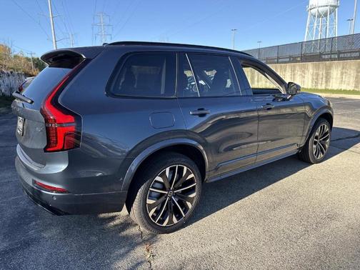 2026 Volvo XC90 B6 Ultra Dark Theme 7-Seater