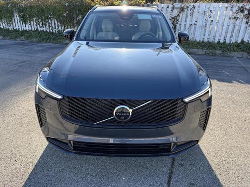 2026 Volvo XC90 B6 Ultra Dark Theme 7-Seater