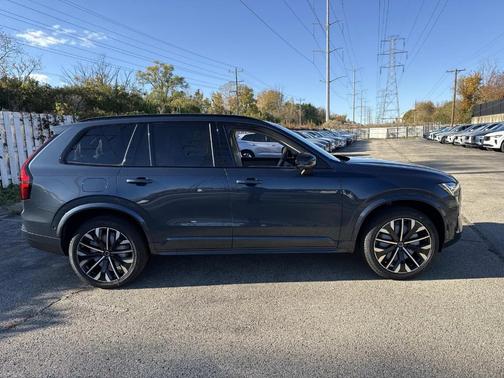 2026 Volvo XC90 B6 Ultra Dark Theme 7-Seater