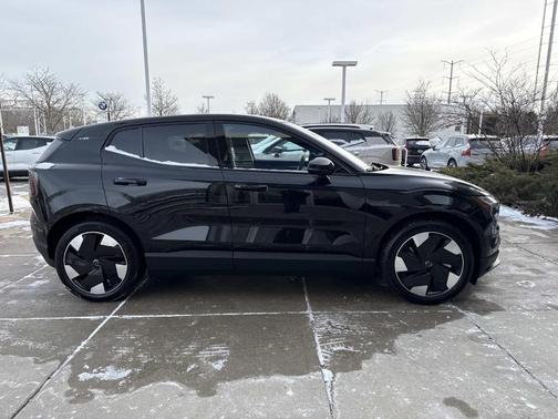 2025 Volvo EX30 Twin Motor Plus