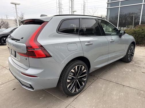 2026 Volvo XC60 B5 Ultra