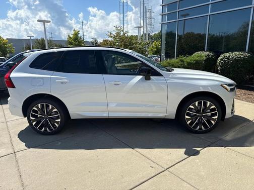 2026 Volvo XC60 B5 Ultra