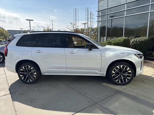 2026 Volvo XC90 B6 Ultra Dark Theme 7-Seater