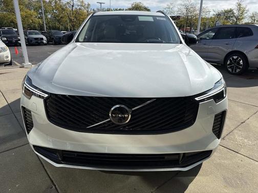 2026 Volvo XC90 B6 Ultra Dark Theme 7-Seater
