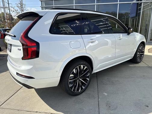 2026 Volvo XC90 B6 Ultra Dark Theme 7-Seater